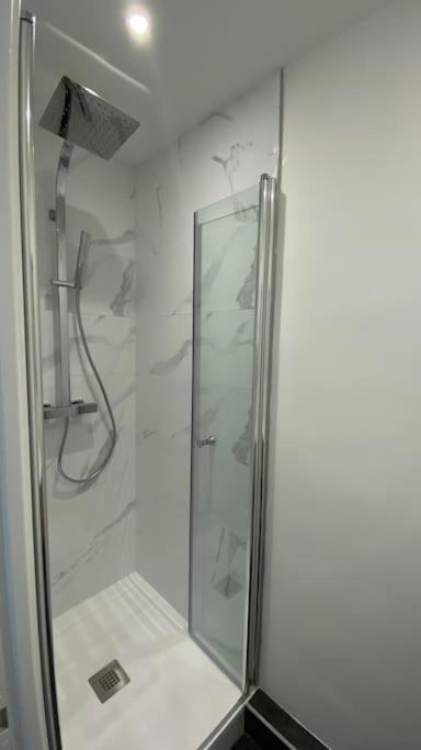 מרלימונט-פלאז' 2-Bedroom Apartment For 4 People Near The Beach מראה חיצוני תמונה