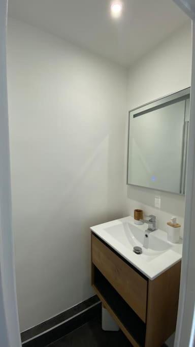 מרלימונט-פלאז' 2-Bedroom Apartment For 4 People Near The Beach מראה חיצוני תמונה